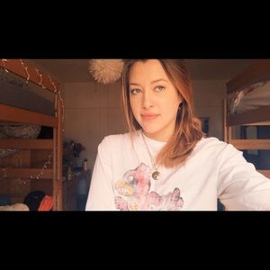 Meet your Posher, Ava